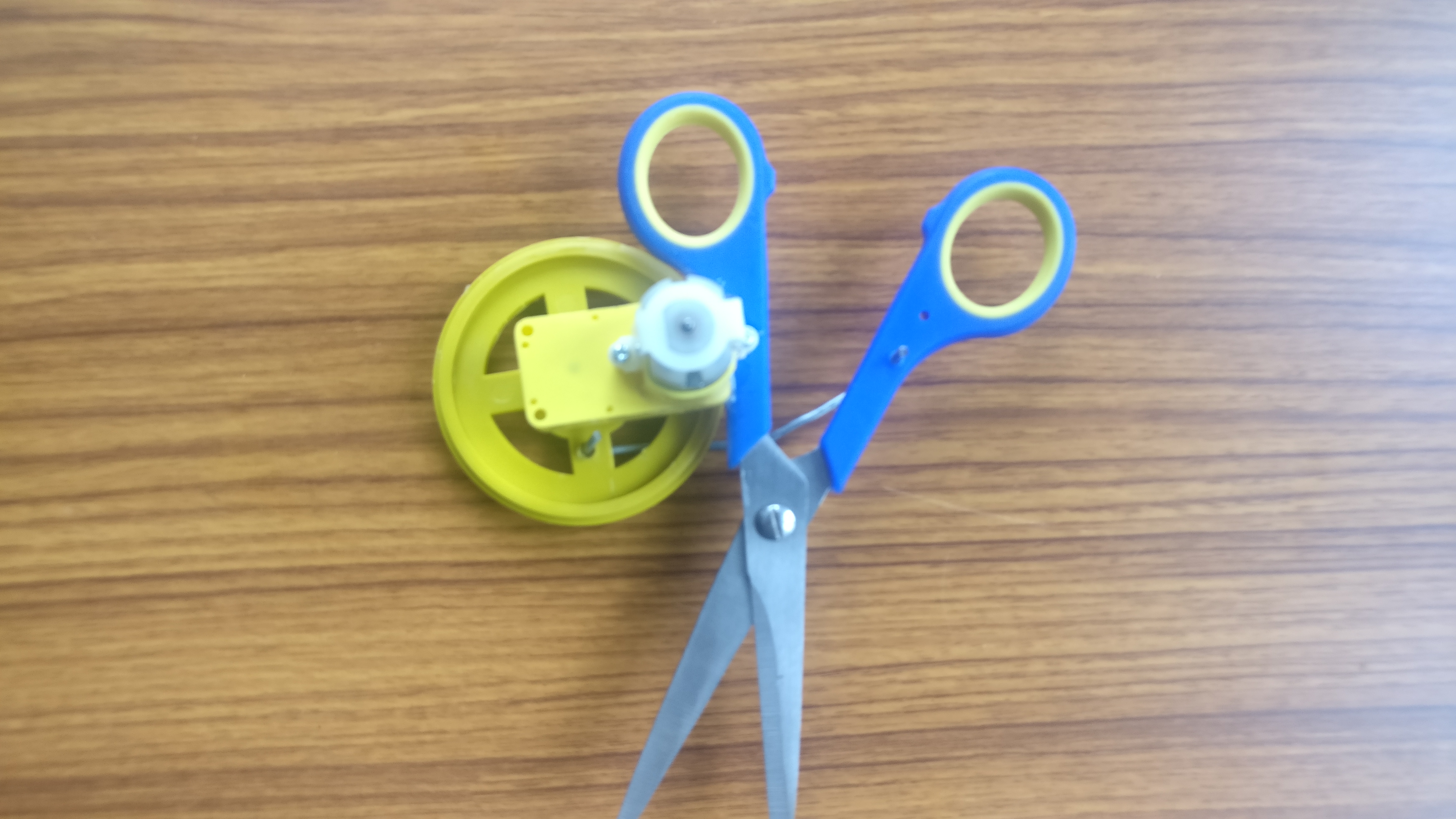 Motorized Scissors using DC BO Motor